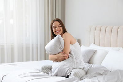 Comment dormir sur un oreiller en soie peut aider à avoir des cheveux sains