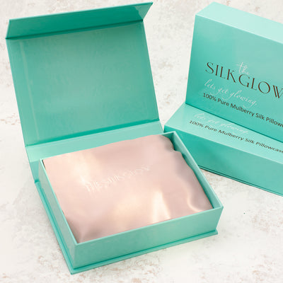 silk pillow case lifestyle image