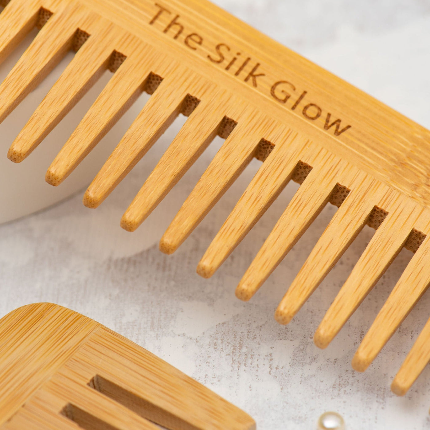 Scalp Massager Comb - The Silk Glow